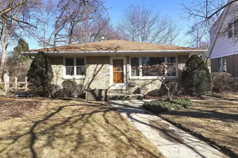 2060 S 107th, West Allis, WI 53227