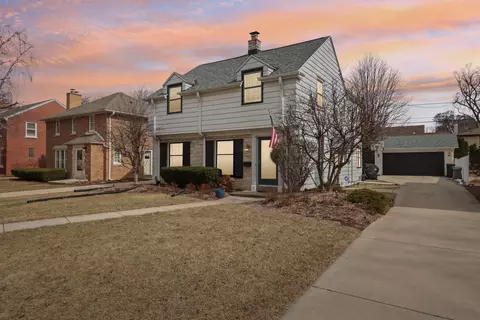 2556 N 84th, Wauwatosa, WI 53226