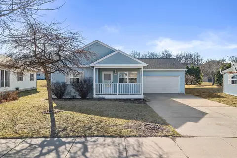 1109 Phoenix, Waukesha, WI 53186