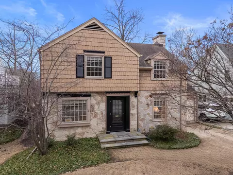 7933 Milwaukee, Wauwatosa, WI 53213