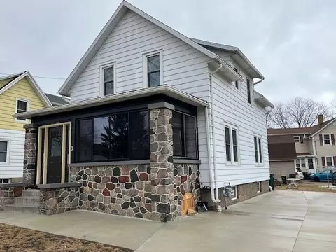 64 Jackson, Fort Atkinson, WI 53538