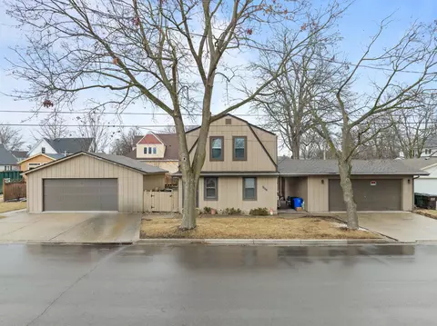 1021 North Lk, Geneva, WI 53147
