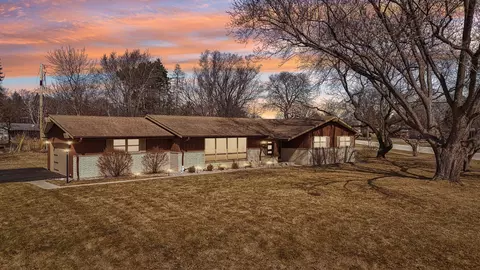 2510 W Michael, Glendale, WI 53209