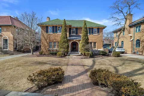 3535 N N Smt, Shorewood, WI 53211