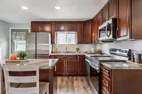 3660 S 87th, Milwaukee, WI 53228