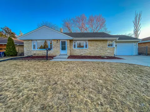 n84w16133 Donald, Menomonee Falls, WI 53051