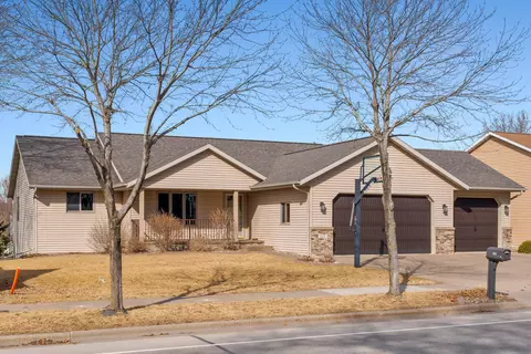 609 Riders Clb, Onalaska, WI 54650