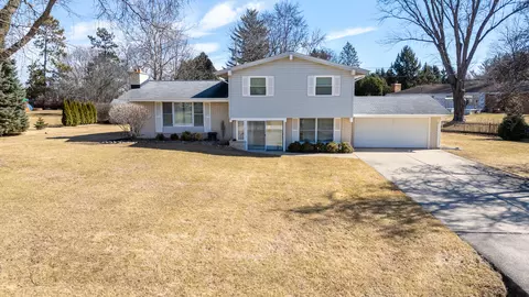 480 Victoria, Brookfield, WI 53045