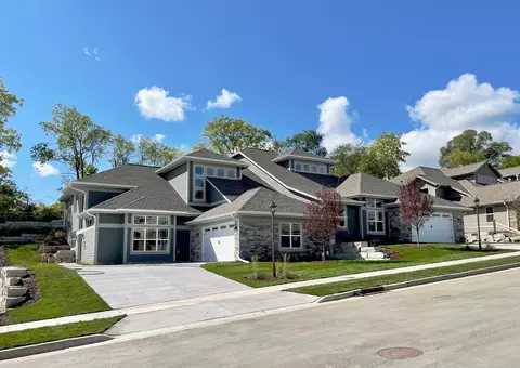 3601 Hawthorn Hl, Waukesha, WI 53188
