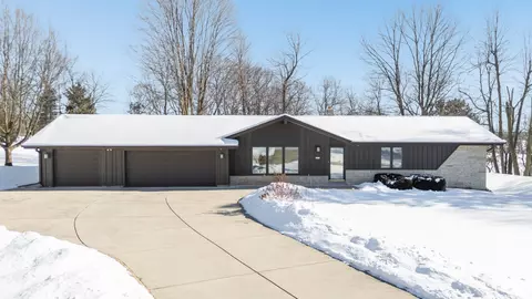 3171 Glacier, Hubertus, WI 53033