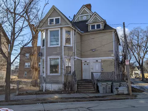 2013 N 41st #2015, Milwaukee, WI 53208