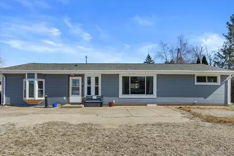 s88w22555 Milwaukee, Big Bend, WI 53103
