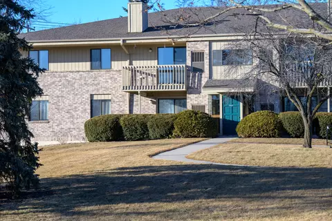 112 E Freistadt #E, Thiensville, WI 53092