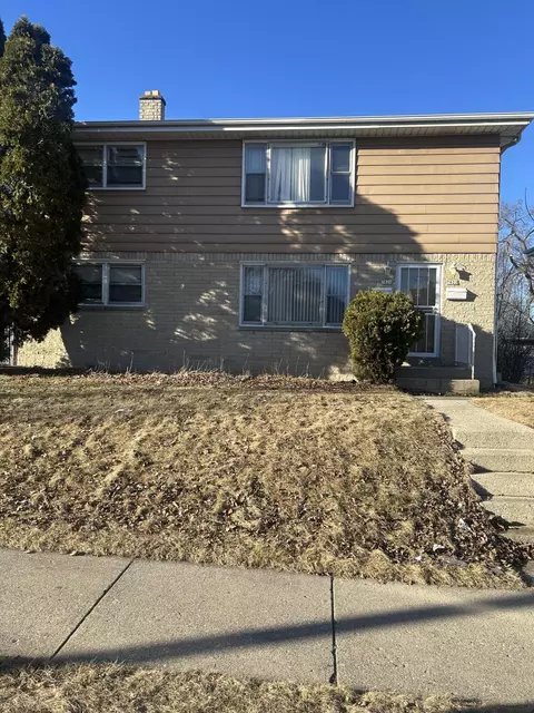 7822 W Villard #7824, Milwaukee, WI 53218