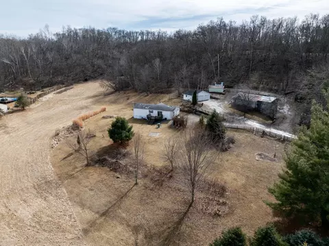 w6531 Casberg Coulee Road, Holland, WI 54636
