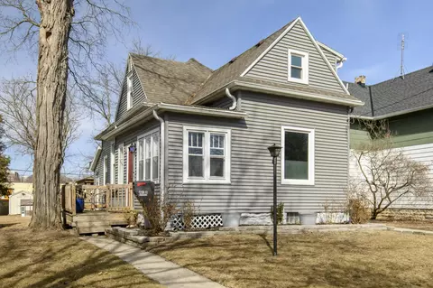 610 Hamilton, Waukesha, WI 53186