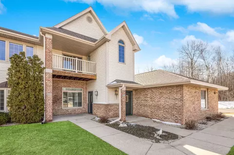 835 Cheyenne #H, Grafton, WI 53024