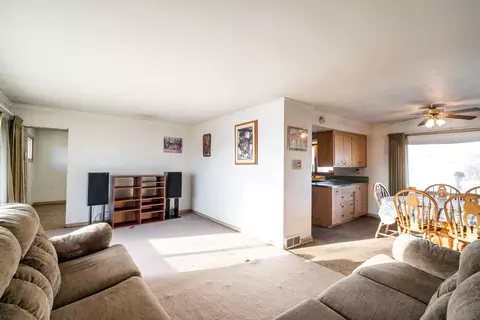 4043 N 86th, Milwaukee, WI 53222