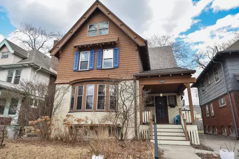 2960 N Hackett, Milwaukee, WI 53211