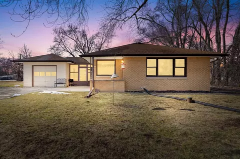 2121 S East, New Berlin, WI 53146