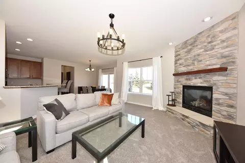 1293 Victoria, Oconomowoc, WI 53066