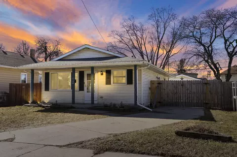 5126 28th, Kenosha, WI 53140