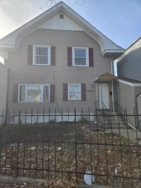 1638 Taylor, Racine, WI 53403