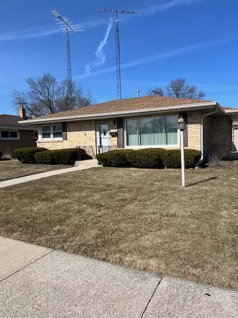 1018 Carlton, Racine, WI 53402