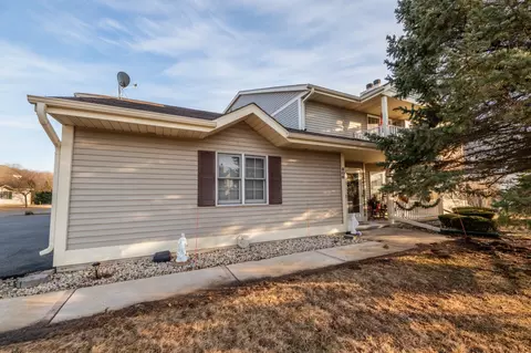 806 Canterberry #A, West Bend, WI 53090