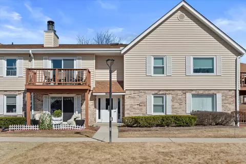 10615 N Ivy #40, Mequon, WI 53092