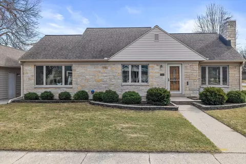 7125 W Wisconsin, Wauwatosa, WI 53213