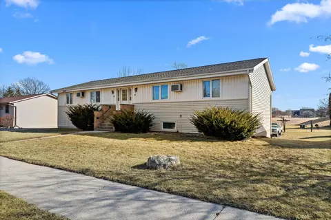 173 W Paradise #175, West Bend, WI 53095