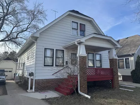 2028 Hickory Grv, Racine, WI 53403