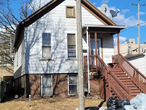 1026 W Maple, Milwaukee, WI 53204
