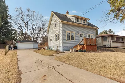 3943 W Parkland, Brown Deer, WI 53209