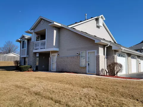 6982 S Rolling Mdws, Oak Creek, WI 53154