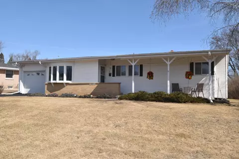 w147n8654 Mckinley, Menomonee Falls, WI 53051