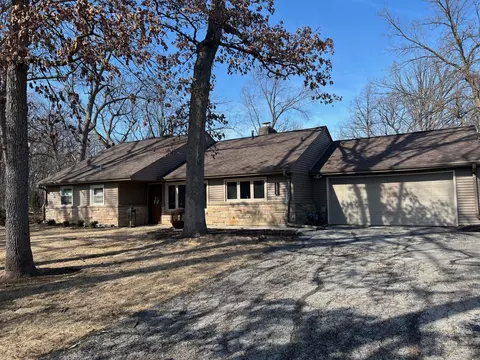 14314 W Crest Vw, New Berlin, WI 53151