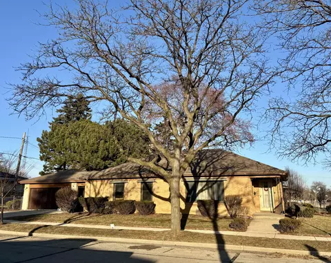 1353 Virginia, Racine, WI 53405