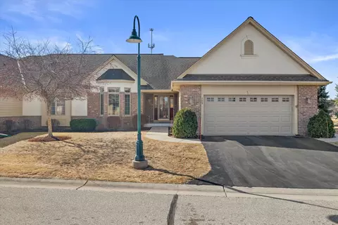 209 Eagles Cv, North Prairie, WI 53153