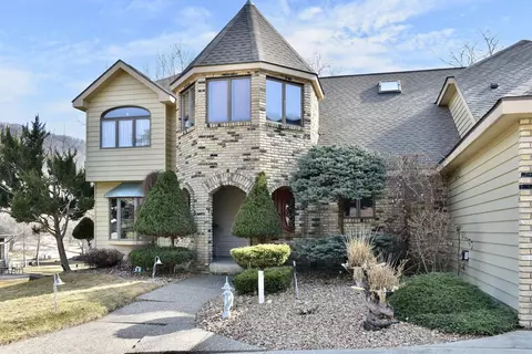 65 Forest Oak, Winona, MN 55987