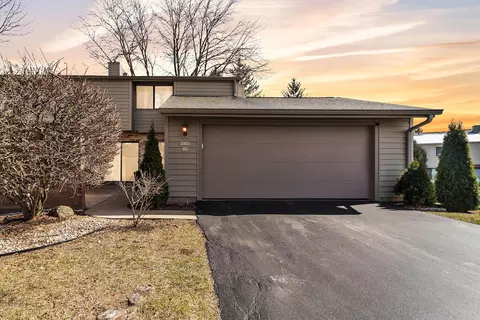 11010 N Elder Tree, Mequon, WI 53092