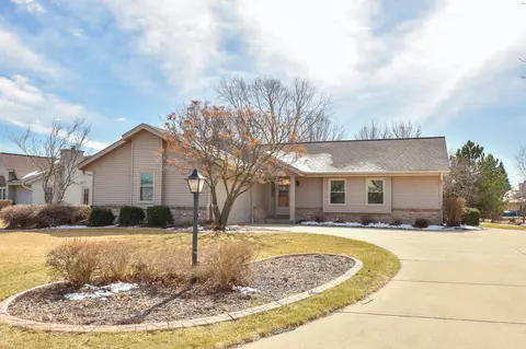w142n10697 Wooded Hls, Germantown, WI 53022