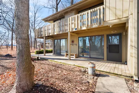 305 Deerpath #D, Fontana, WI 53125