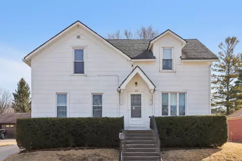 236 E Ctr, Juneau, WI 53039