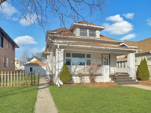 1025 S 76th, West Allis, WI 53214