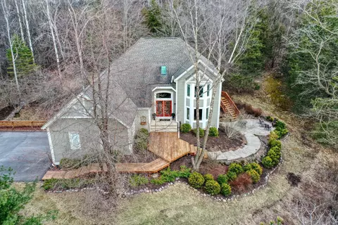1040 N Lost Woods, Summit, WI 53066