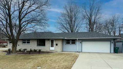 w172n9208 Shady, Menomonee Falls, WI 53051