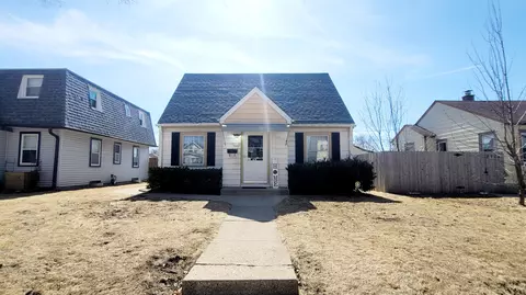 2719 E Van Norman, Saint Francis, WI 53235