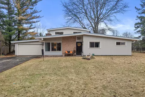 3103 W Riverland, Mequon, WI 53092